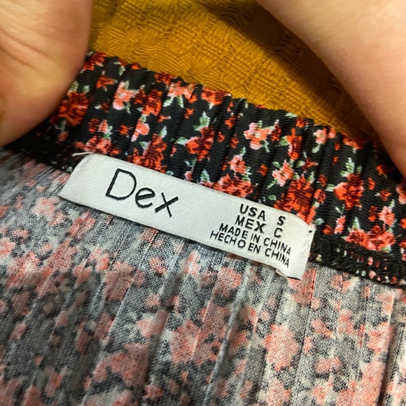 Black and Red Floral, Pleated Mini Skirt with Tie - Picture 6 of 6